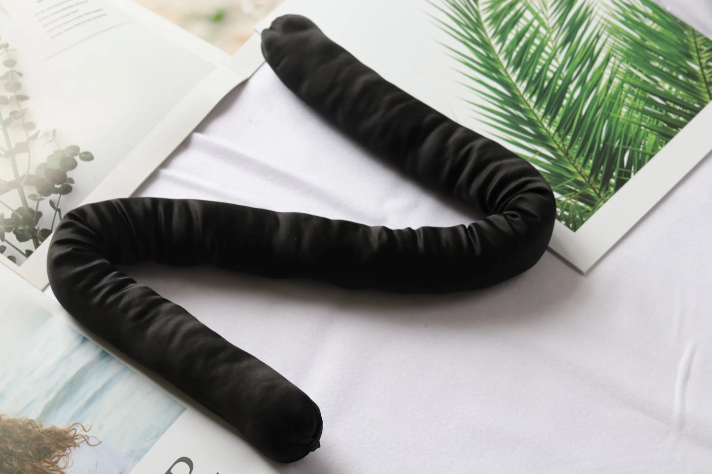 SilkCurl™ Heatless Hair Rollers Set – Gentle Curling with Clips, Scrunchy & Ribbon