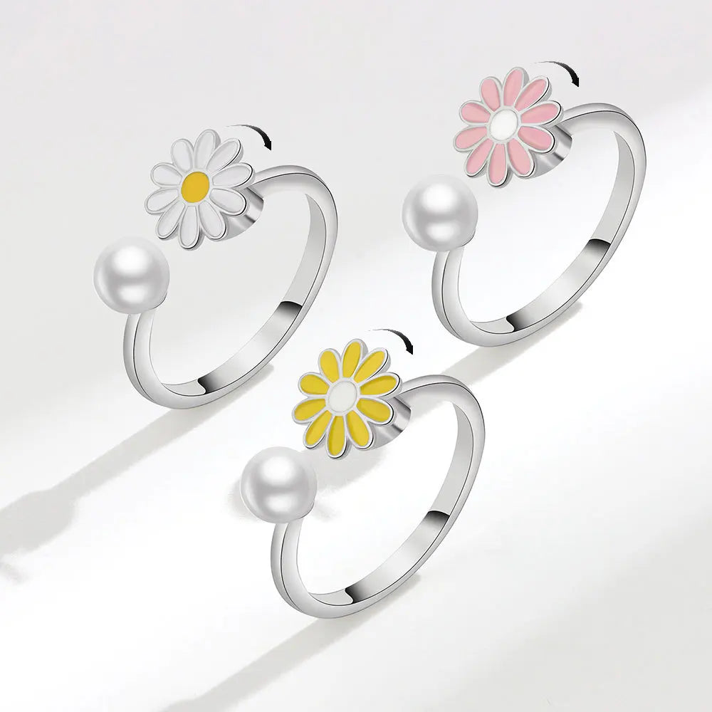 Eternal Daisy - Timeless ADHD Ring in Elegant Silver Design - Silver and Yellow Edition