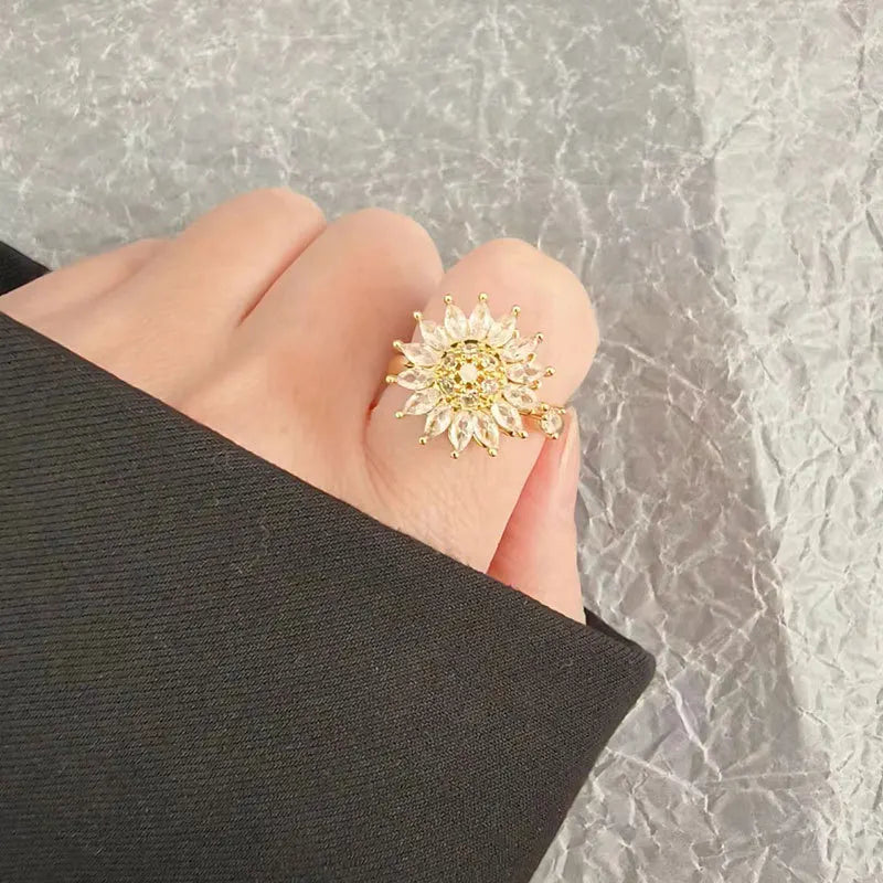 Goddess Bloom - Empowering Spinner Ring – Ideal for Anxiety Relief - Gold Edition