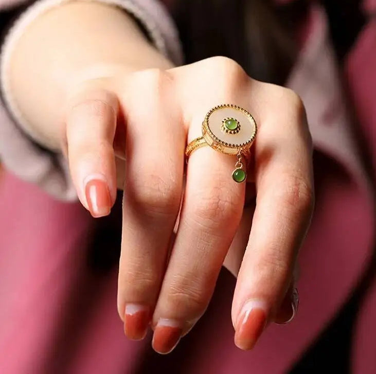 Heart Temple – Premium Core Spin™ Meditation Ring - detail view